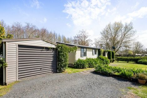 Photo of property in 35 Woodside Road, Matangi, Hamilton, 3284