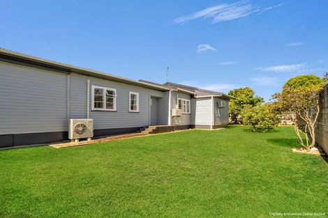 Photo of property in 556b Queen Street East, Levin, 5510