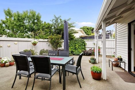 Photo of property in 2/44 Randwick Crescent, Moera, Lower Hutt, 5010