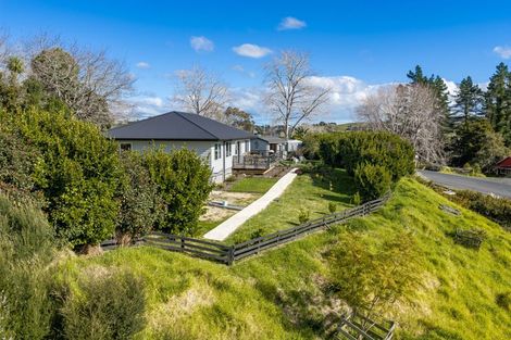 Photo of property in 3241 Paparoa-oakleigh Road, Paparoa, 0571