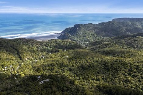 Photo of property in 62 Lone Kauri Road, Karekare, Auckland, 0772