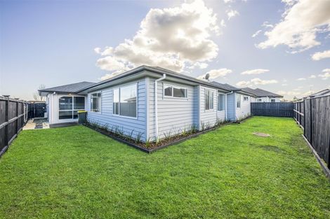 Photo of property in 18 Paso Fino Crescent, Karaka, Papakura, 2113