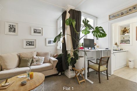 Photo of property in Coburn House, 246 Oriental Parade, Oriental Bay, Wellington, 6011