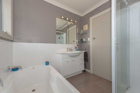 Photo of property in 9 Dowding Street, Melville, Hamilton, 3206