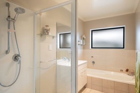 Photo of property in 172a Bartholomew Road, Levin, 5510