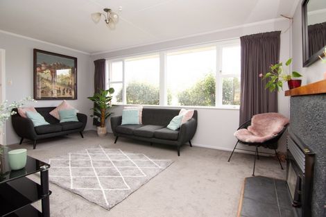 Photo of property in 10 Piper Place, Roslyn, Palmerston North, 4414