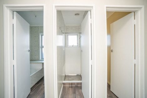 Photo of property in 3 Seddon Street, Takaro, Palmerston North, 4412