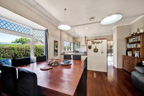 Photo of property in 429 Broadway, Stratford, 4332