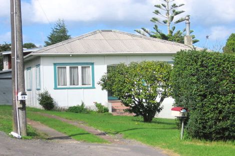 Photo of property in 13a Lavelle Road, Henderson, Auckland, 0612