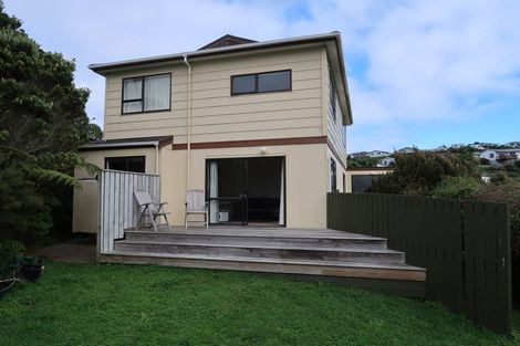 Photo of property in 35b Sunhaven Drive, Newlands, Wellington, 6037