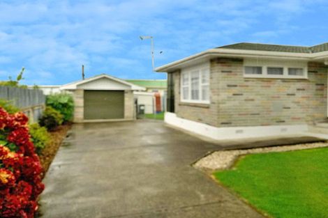Photo of property in 3 Selwyn Street, Levin, 5510