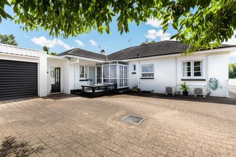 Photo of property in 129 Victoria Street, Cambridge, 3434