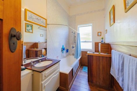 Photo of property in 23 Waitangi Road, Waverley, 4592