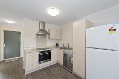 Photo of property in 2 Chiefs Court, Hamilton East, Hamilton, 3216