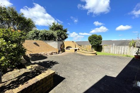 Photo of property in 86 Dalwhinnie Parade, Highland Park, Auckland, 2010