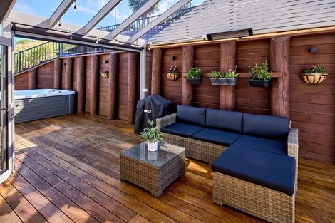 Photo of property in 28 Domett Street, Newlands, Wellington, 6037