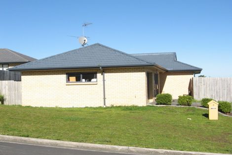 Photo of property in 3 Bohola Rise, Weymouth, Auckland, 2103