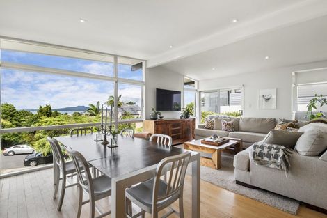 Photo of property in 53 Parr Terrace, Castor Bay, Auckland, 0620