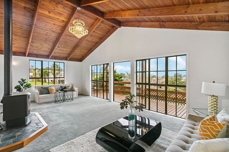 Photo of property in 7 Glen Vista Place, Bayview, Auckland, 0629