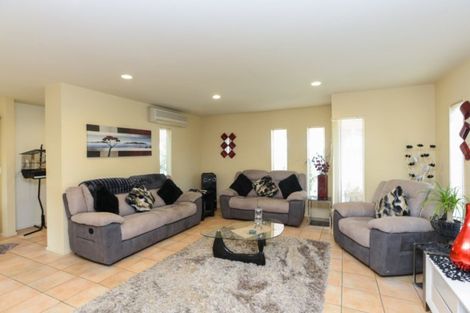 Photo of property in 2 Queens Walk, Taradale, Napier, 4112