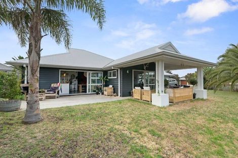 Photo of property in 1 Gibson Place, Papamoa Beach, Papamoa, 3118
