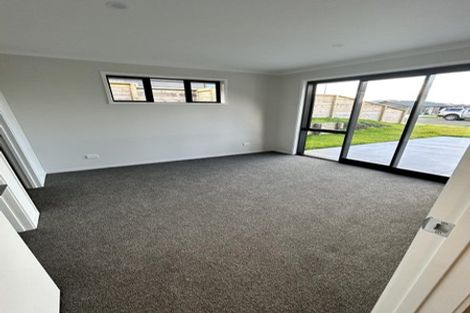 Photo of property in 4 Trevor Mcmiken Drive, Patumahoe, 2679