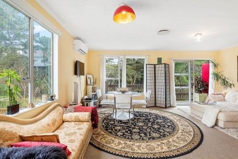 Photo of property in 9 Cyril Way, Paparangi, Wellington, 6037