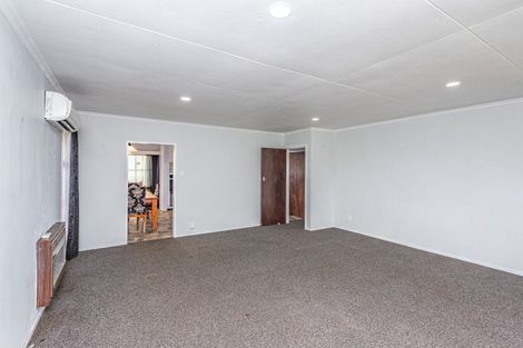 Photo of property in 8 Tongariro Street, Castlecliff, Whanganui, 4501
