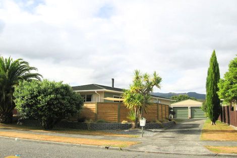 Photo of property in 71 Pasadena Crescent, Totara Park, Upper Hutt, 5018