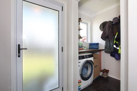 Photo of property in 10 Mansell Crescent, Bulls, 4818