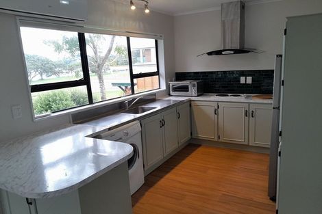 Photo of property in 1 Moana Terrace, Snells Beach, 0920