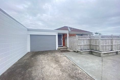 Photo of property in 2/2 Casuarina Road, Half Moon Bay, Auckland, 2012