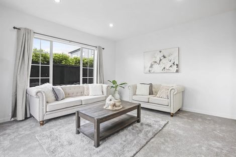 Photo of property in 108 Simpson Road, Henderson Valley, Auckland, 0614