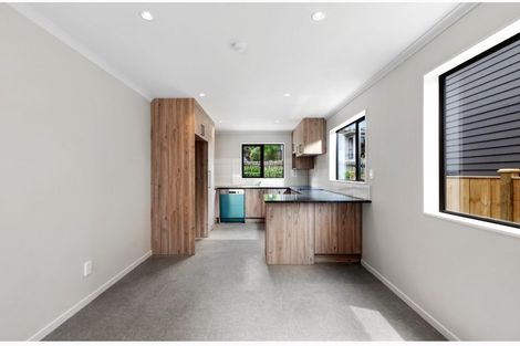 Photo of property in 10c Neilon Place, Northcross, Auckland, 0632