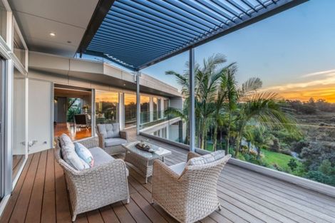 Photo of property in 21 Schopolo Place, Schnapper Rock, Auckland, 0632