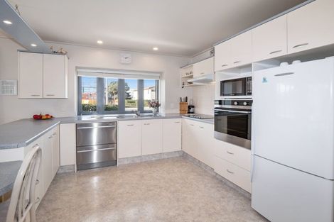 Photo of property in 24 Oceanbeach Road, Mount Maunganui, 3116