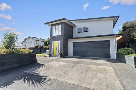 Photo of property in 17 Redwood Crescent, Hurdon, New Plymouth, 4310