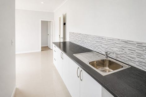 Photo of property in 68 Huntington Park Drive, Greenhithe, Auckland, 0632