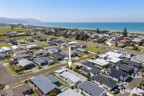 Photo of property in 11 Surfers Avenue, Waihi Beach, 3611