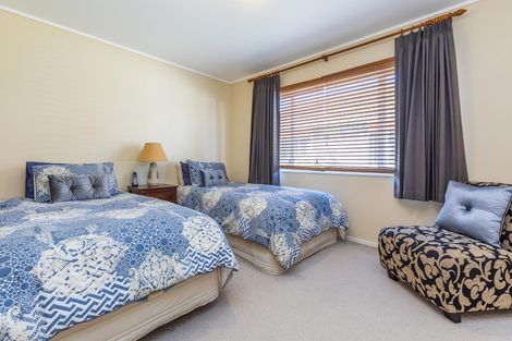 Photo of property in 2/56 Kiwi Esplanade, Mangere Bridge, Auckland, 2022