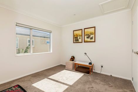 Photo of property in 6 Papahou Lane, Papatoetoe, Auckland, 2025