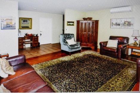 Photo of property in 1/4 Forrest Hill Road, Forrest Hill, Auckland, 0620