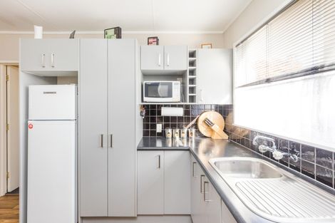 Photo of property in 46 Abraham Crescent, Milson, Palmerston North, 4414