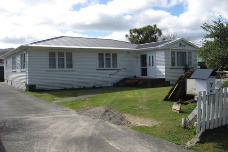 Photo of property in 7 Hine Road, Wainuiomata, Lower Hutt, 5014