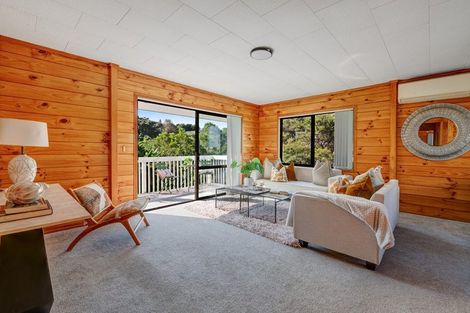 Photo of property in 16 Noeleen Street, Glenfield, Auckland, 0629