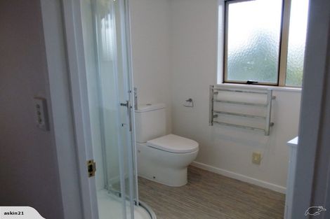 Photo of property in 21 Redfern Lane, Glenfield, Auckland, 0629