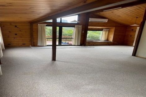 Photo of property in 52b Westhaven Drive, Tawa, Wellington, 5028