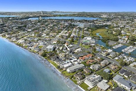 Photo of property in 9 Craig Road, Milford, Auckland, 0620