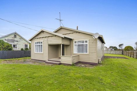 Photo of property in 5 Oxford Street, Patea, 4520