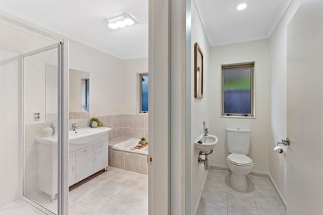 Photo of property in 5 Fairway Oaks Drive, Waikanae Beach, Waikanae, 5036